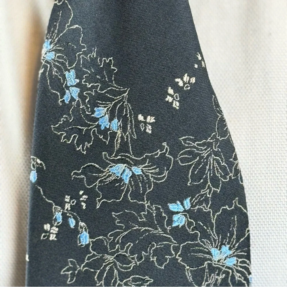 Vintage Pierre Cardin Men’s Necktie Navy Floral 100% Imported Polyester